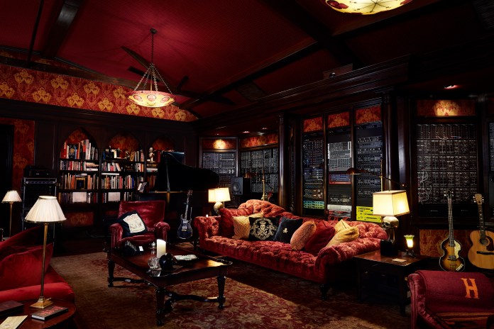 Hans-Zimmer-Studio_001.jpg
