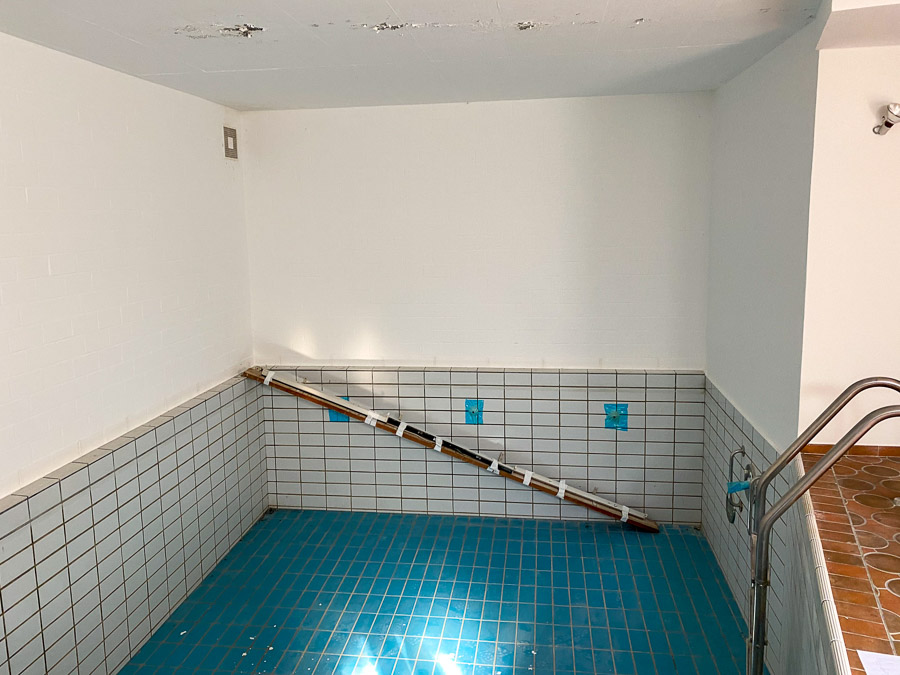 jenss-07-schwimmbad-1.jpg