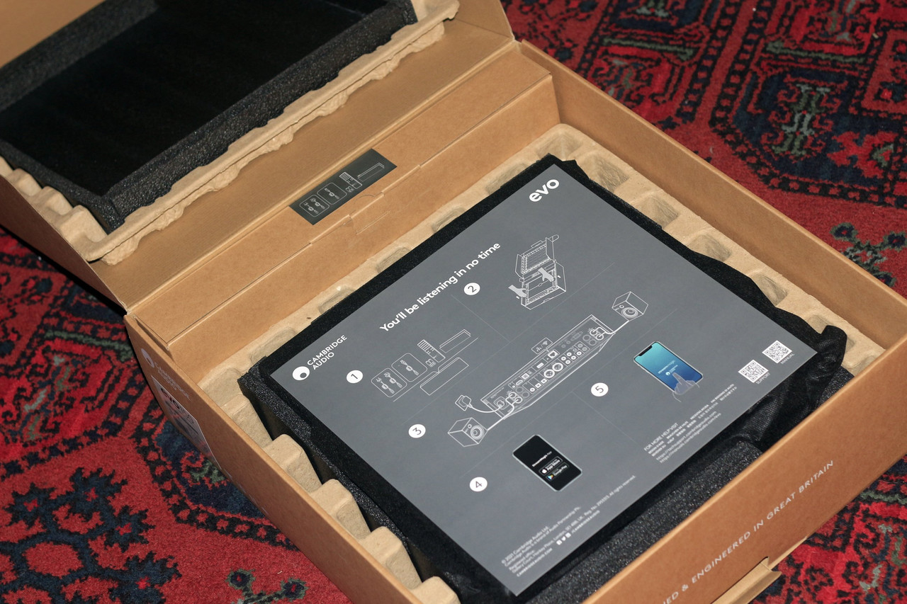 Cambridge-Audio-Evo-150-unboxing-2.jpg