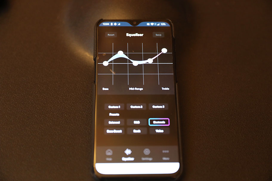 Cambridge-Audio-Melomania-Touch-EQ.jpg