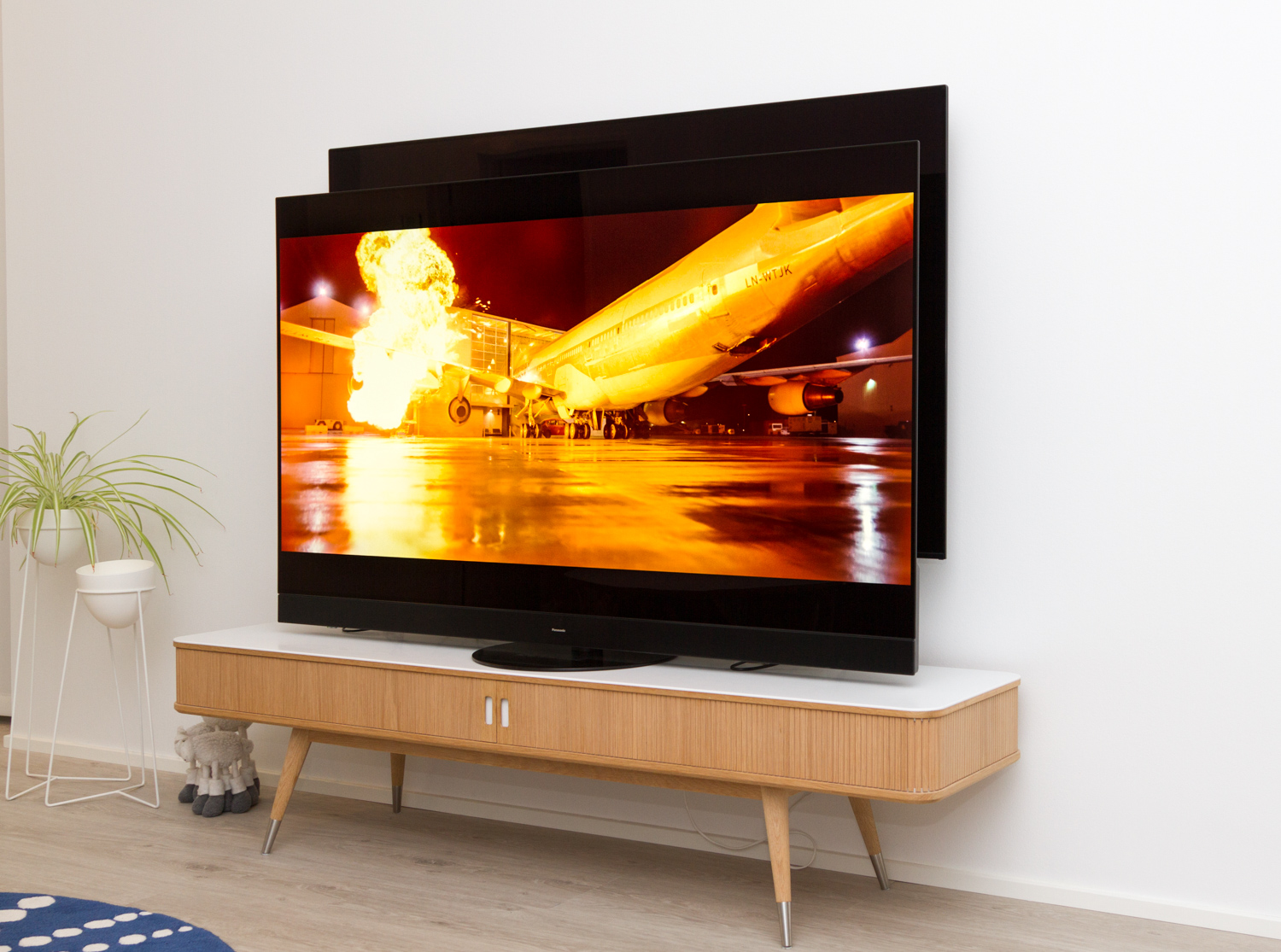 Panasonic_LZ2000_17_large.jpg