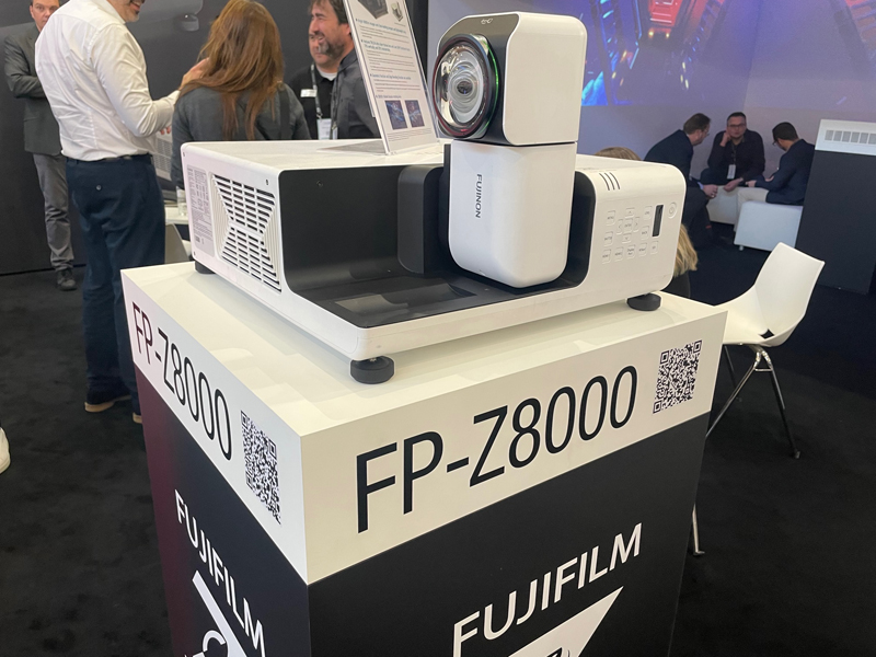 fujifilm-fpz8000-800.jpg