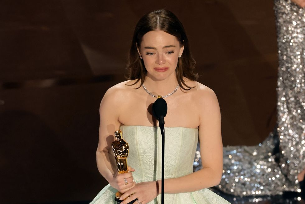 emma-stone-accepts-the-lead-actress-award-for-poor-things-news-photo-1710125430.jpg