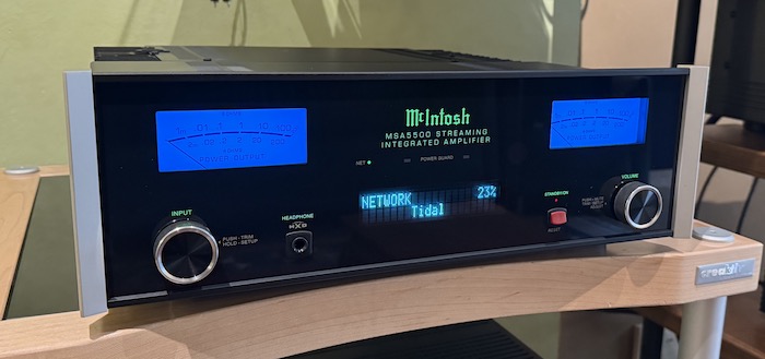 mcintosh_msa_5500_vorne_schraeg_2.jpg